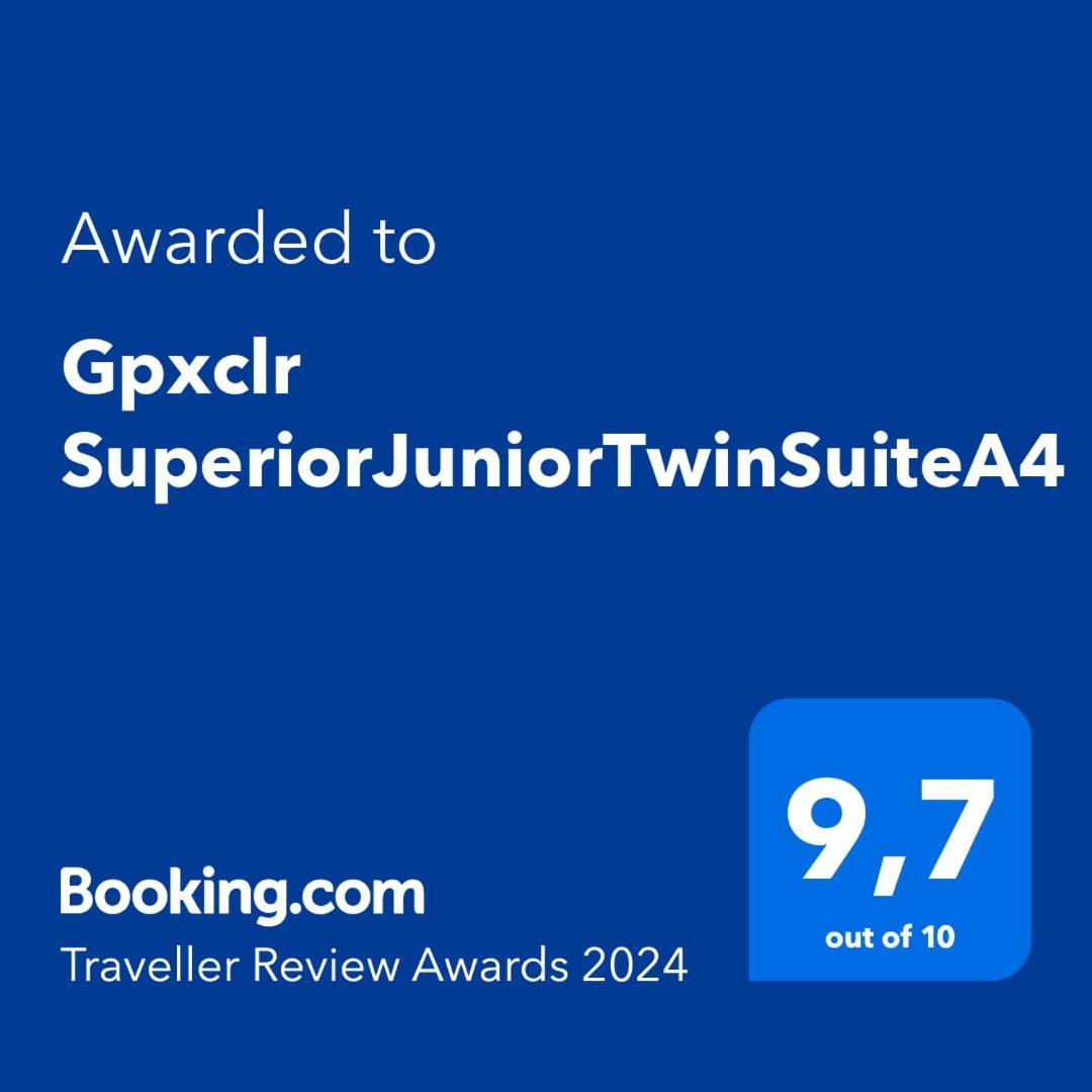 Gpxclr Superiorjuniortwinsuitea4 Larissa Bagian luar foto